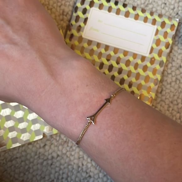 NEW Stella & Dot gold slider bracelet • adjustable arrow bracelet - Picture 3 of 8
